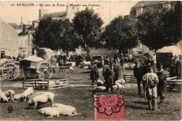 AVALLON UN JOUR DE FOIRE ,MARCHE AUX COCHONS ,TRES JOLI PLAN REF 53598 - Fairs