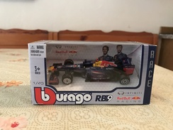 3- RED BUL RANCING-RB9-VETTEL-WEBER-1/43RACE-SCATOLA ORIGINALE MAI APERTA - Burago