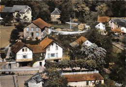 23-CROCQ- VUE AERIENNE  HÔTEL DES TOURISTE ET SON ANNEXE - Crocq