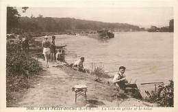 EVRY PETIT BOURG PECHEURS SUR UN COIN DE PECHE ET LA SEINE - Evry