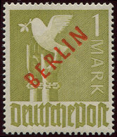 ** **   BERLIN 17B : 1m. Olive, Surcharge Rouge, TB - Neufs
