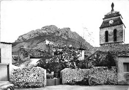 26-LE BUIS-LES-BARONNIES- LE CLOCHER DE L'EGLISE ET LE ROCHER ST-JULLIEN - Buis-les-Baronnies