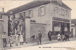 PORCHEVILLE  Restaurant Des MARRONNIERS  ( Plan Animé Devant Le Commerce ) - Porcheville