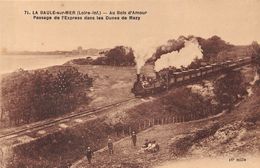 44-LA BAULE-SUR-MER- AU BOIS D'AMOUR , PASSAGE DE L'EXPRESS DANS LES DUNES DE MAZY - La Baule-Escoublac