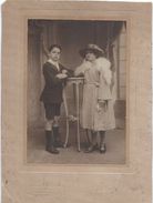 Femme Et Adolescent En Pied Accoudés Console/Loulou Et Suzette HIET/BOULOGNE Sur Seine/Sérozier/1922          PHOTN271 - Geïdentificeerde Personen