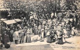 Bernay   27:     Le Marché Place Sainte Croix    (voir Scan) - Bernay