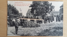 GHISTEL-TEN-PUTTE - La Foule Aux Abords De L'église 1915 - Gistel