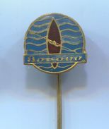 Rowing, Rudern, Canu, Kayak - VK BOROVO, CROATIA, Vintage Pin, Badge, Abzeichen - Canottaggio