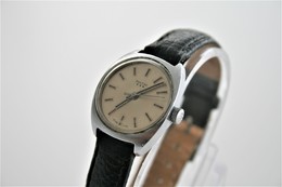 Watches : PONTIAC * * * HAND WIND - 1960-70's  - Original - Swiss Made - Running - Excelent Condition - Moderne Uhren