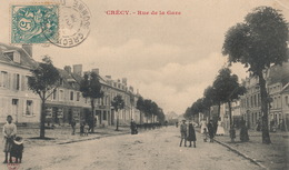 ( CPA 80 )   CRÉCY-EN-PONTHIEU  /  Rue De La Gare -   (léger Défaut Coin Haut Droit) - Crecy En Ponthieu