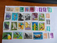 TIMBRE France Lot De 30 Timbres à Identifier Tintin Asterix Lucky Luke - Lots & Kiloware (mixtures) - Max. 999 Stamps