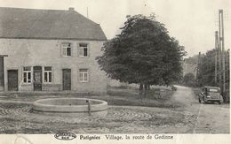 Patignies - Village Route De Gedinne Maison Abreuvoir OLDTIMER CItroën - Gedinne