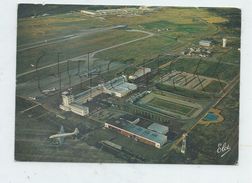 Merignac (33) : Vue Aérienne Sur La Piste D'envol Et L'aéroport  Environ 1980 (animé) GF. - Merignac