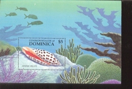 DOMINICA   1023  MINT NEVER HINGED SOUVENIR SHEET OF FISH-MARINE LIFE  ; SHELS ; CONCH - Fische
