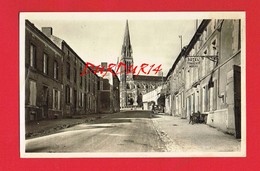 [85] Vendée > La Chataigneraie Hôtel Du Commerce Et L'Eglise ... - La Chataigneraie