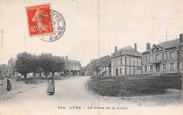 Lyre     27                La Place De La Croix                       (voir Scan) - Autres & Non Classés