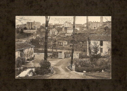 CPA . 49 . MONTREVAULT . LA VILLE VUE DU CHATEAU DE LA ROCHE * - Montrevault