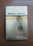 AC - BENSON AND HEDGES CIGARETTES EMPTY HARD BOX FOR COLLECTION - Etuis à Cigarettes Vides