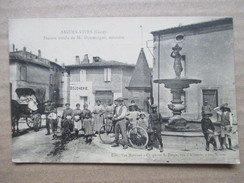 GARD 30   AIGUES- VIVES   -  PLACE DE LA FONTAINE ET   MAISON NATALE  DE M. DOUMERGUE ,  MINISTRE     TRES  ANIME    TTB - Aigues-Vives