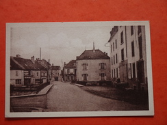 MIREBEAU  -SUR- BESE - GRANDE RUE - - Mirebeau