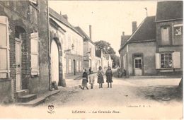 Véron - La Grande Rue - Veron