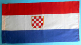 CROATIA ... Original Vintage Flag From 1990's ** Kroatien Croatie Croazia Croacia Kroatie Drapeau Fahne Bandera Bandiera - Flaggen