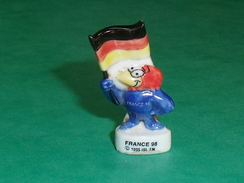 Fèves / Fève / Sports : France 98 , Footix Drapeaux 1998 P 20 , 1995 , Foot , Allemagne   T124 - Sports