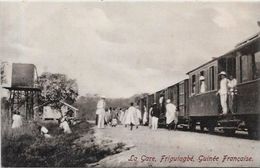 CPA Guinée Afrique Noire Type Ethnic Non Circulé Gare Train Friguiagbé - Guinea Francesa