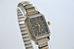 Watches : Q&Q  S BY CITIZEN LADIES HAND WIND -  Nr. S-POQ142  - Original  - Running - Worn Condition - Moderne Uhren