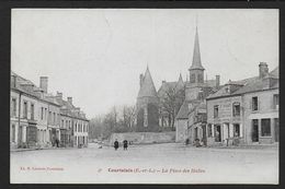 COURTALAIN - La Place Des Halles - Courtalain