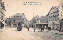 Ay En Champagne       51       Place De L'Hôtel De Ville.  Tramway   (voir Scan) - Ay En Champagne