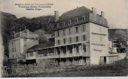 CPA Vic Sur Cère Cantal Auvergne écrite - Sonstige & Ohne Zuordnung