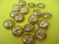 16 Boutons Fantaisie En Verre, Dorés /Vers 1930 - 1950   BOUT121 - Buttons