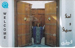 Qatar, QTR-48, Girl Opening Door, 2 Scans. - Qatar