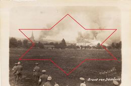 Photo 1914 DOMEVRE-SUR-VEZOUZE - Le Village Bombardé, Une Section Sanitaire Allemande (A181, Ww1, Wk 1) - Autres & Non Classés