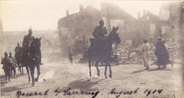 Photo Aout 1914 BACCARAT - Soldats Allemands Dans Une Rue, Cavalier (A181, Ww1, Wk 1) - Baccarat