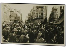 3184 ESPAÑA. SEVILLA. SEVILLA. Proclamación De La República 14-Abril-1931, El Público A La Entrada De La Calle Canovas D - Autres & Non Classés