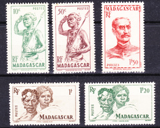 Madagascar 1946 "Various Types" (Yv 300 303 306 307 308 ) MNH** Luxe 2.85 € - Neufs