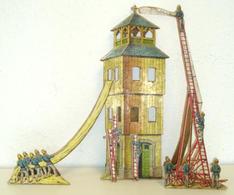 Feuerwehr Altes Aufstell-Spielzeug Aus Sperrholz Und Karton Ca. 30'er Jahre I-II Jouet Pompiers - Firemen