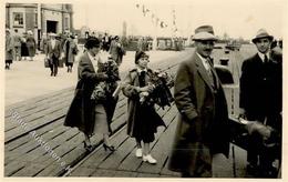 Judaika  - Foto-Ak,hdschrftl: Jüdische Ausreisende Nach Amerika - Unsere Letzten Schritte Auf Deutschem Boden 3.9.1936 I - Giudaismo