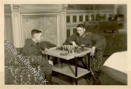 SCHACH - Foto! Schachspieler Bei Militär I - Echecs