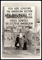 ÄLTERE POSTKARTE BERLIN NACH DEM 9.11.1989 BERLINER MAUER WALL AMERICAN SECTOR Mur Ehepaar Couple Postcard Ansichtskarte - Muro Di Berlino