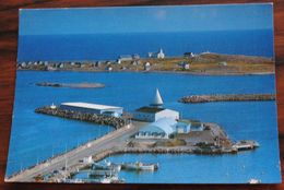 SAINT PIERRE ET MIQUELON   SAINT PIERRE L ENTREE DU PORT ET L ILE AUX MARINS  PHOTO MICHEL BRIAND - Saint-Pierre E Miquelon