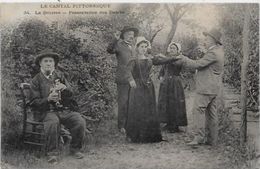 CPA Types Métier Folklore Cantal Auvergne Circulé Biniou - Autres & Non Classés