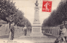 60. AUNEUIL. CPA ANIMEE  . LA STATUE DE BOULENGER VERSION PEU COURANTE. ANNÉE 1908 - Auneuil