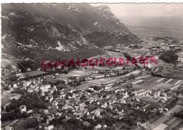 73-  CHALLES LES EAUX- VUE AERIENNE  AU FOND LA ROCHE DU GUET - Otros & Sin Clasificación