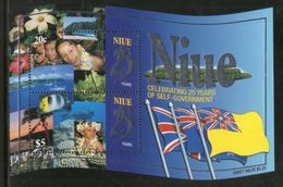 Niue 1999 Self-Government Anni. Flags Boat Fish Odd Shaped Sc 740 M/s MNH # 13115 - Francobolli
