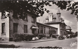 Bg - Cpsm Petit Format LES CLAYES SOUS BOIS - La Mairie Et Le Groupe Scolaire - Les Clayes Sous Bois