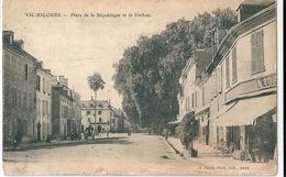 VIC - BIGORRE   ( 65 )   Place  De  La  République  Et  Le  Sindrex      ( Vendue En L'état ) - Vic Sur Bigorre