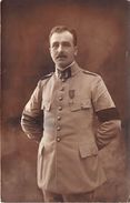 ¤¤   -  Carte-Photo Militaire   -  Soldat , Officier  -  Médaille     -  ¤¤ - Manoeuvres